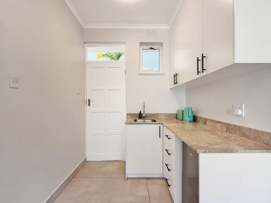 1 Bedroom Property for Sale in Three Anchor Bay Western Cape